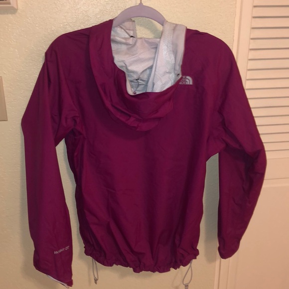 DARK PINK NORTH FACE JACKET - Picture 2 of 3